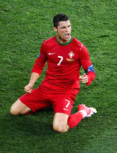 专访策划总监杨奕青：《和平精英》的“玩法保鲜方法论”究竟是什么？