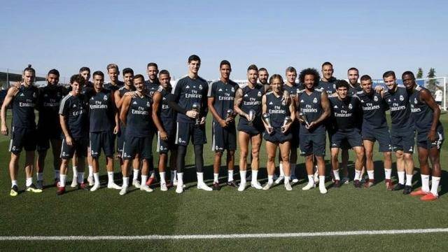 湖人关键时刻不败神话破功，詹姆斯：我不应该掉球的