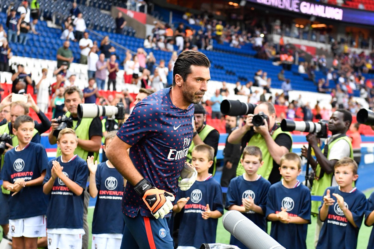 [中超]吴曦射门遭封堵 米内罗右侧补射建功